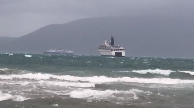 Moti i keq/ Pezullohet linja e trageteve Durrës-Bari, ja situata e linjave