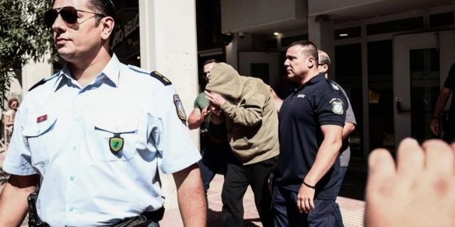 Vrau për vendin e parkingut shqiptarin/ Pendohet i moshuari grek: Më