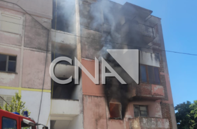 Zjarr në Rushkull/ Digjet një banesë, dyshohet për të lënduar