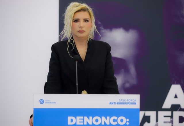Skandali me ekspozitat nd&euml;rkomb&euml;tare t&euml; Ram&euml;s/ PD